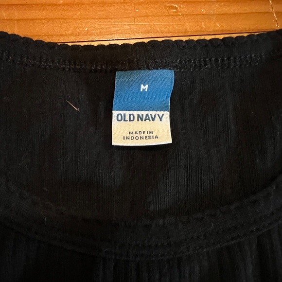 ✨BUNDLE✨ two t-shirts size Medium - Picture 5 of 6